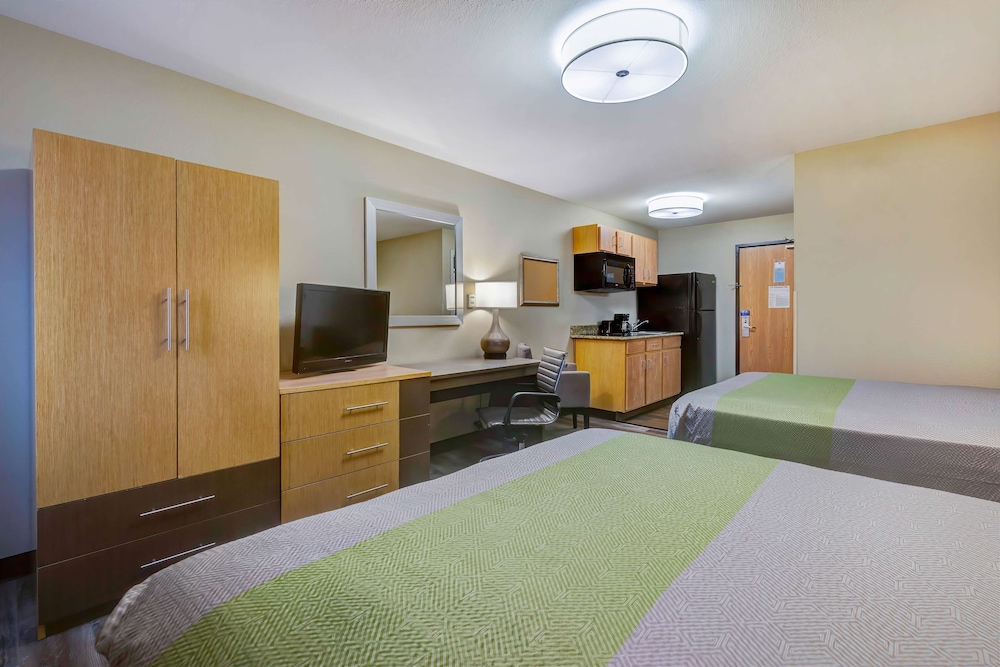 Deluxe Room, 2 Queen Beds, Non Smoking, Kitchenette - Photo 8