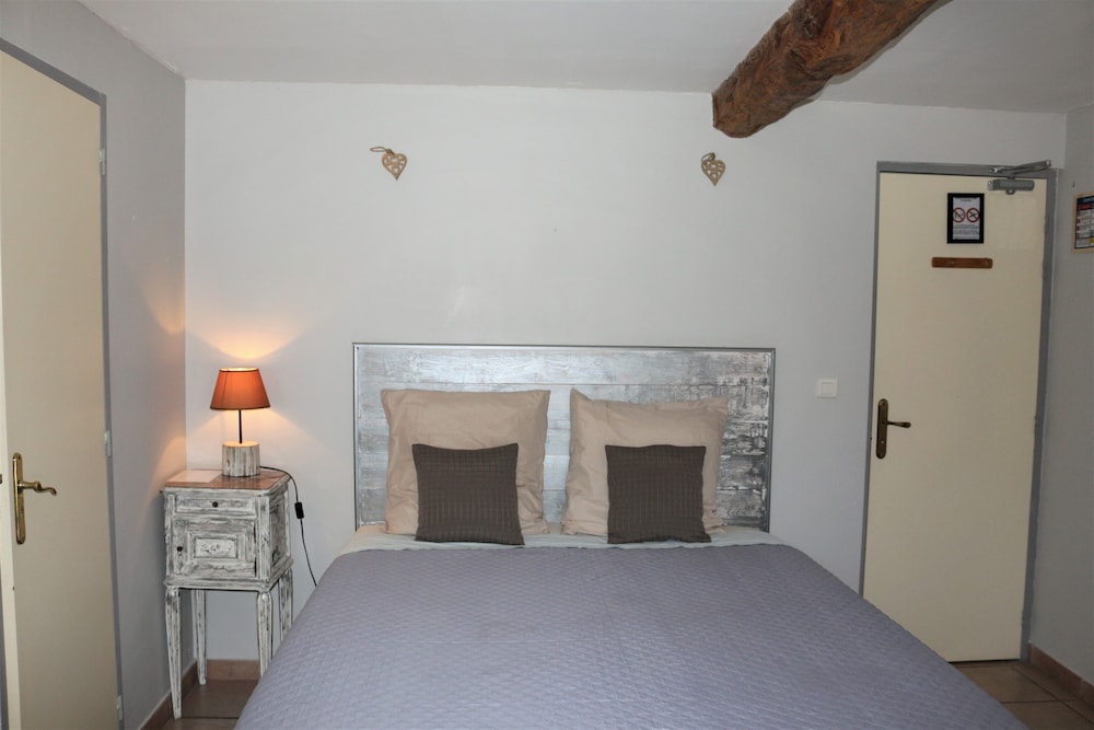Traditional Double or Twin Room, 1 Queen Bed, Mountain View (Mazeliere) photo 1