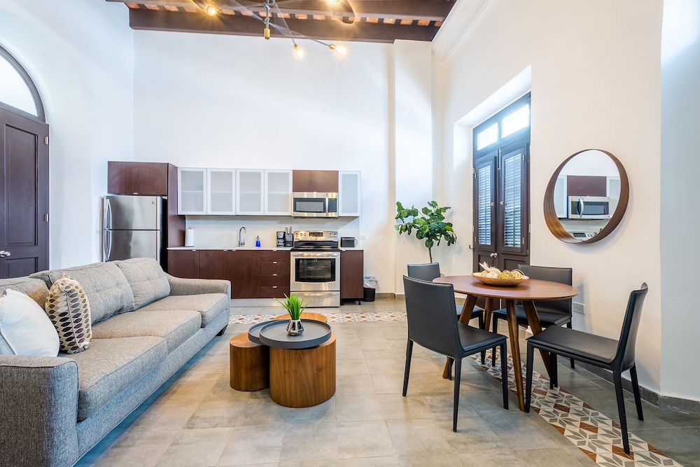 Apartment, 2 Bedrooms, Balcony, City View photo 1