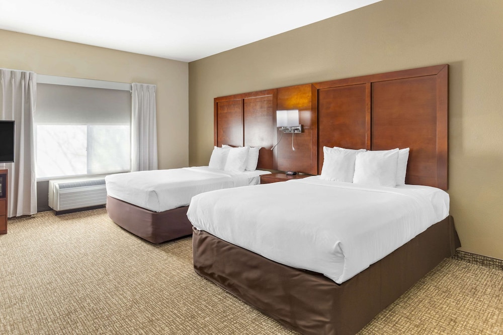 Suite, Multiple Beds, Accessible, Non Smoking - Photo 1