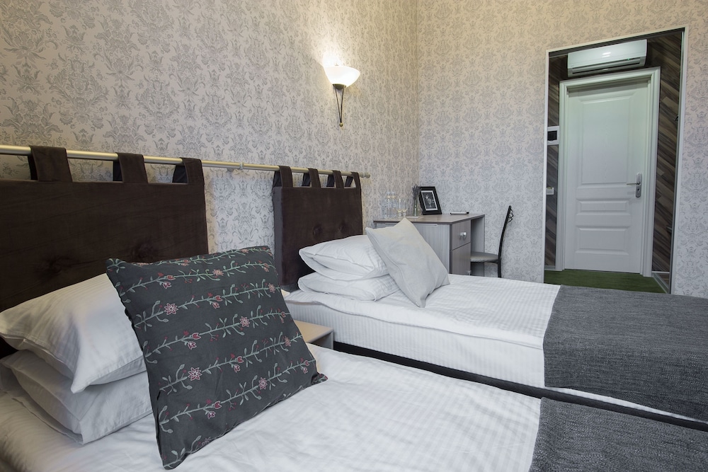 Standard Double Or Twin Room, River View photo 3