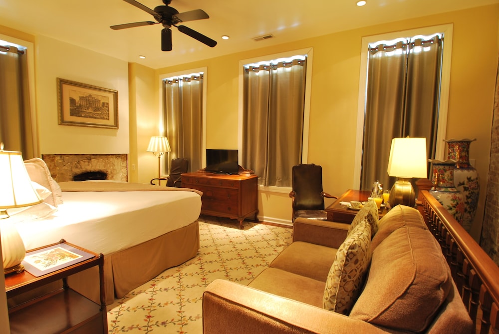 Exclusive Room, 1 King Bed, Garden View photo 2
