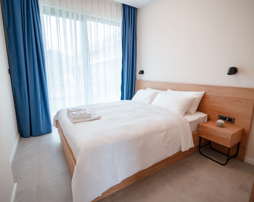 Comfort Studio, 1 Queen Bed, Balcony, Garden View photo 1