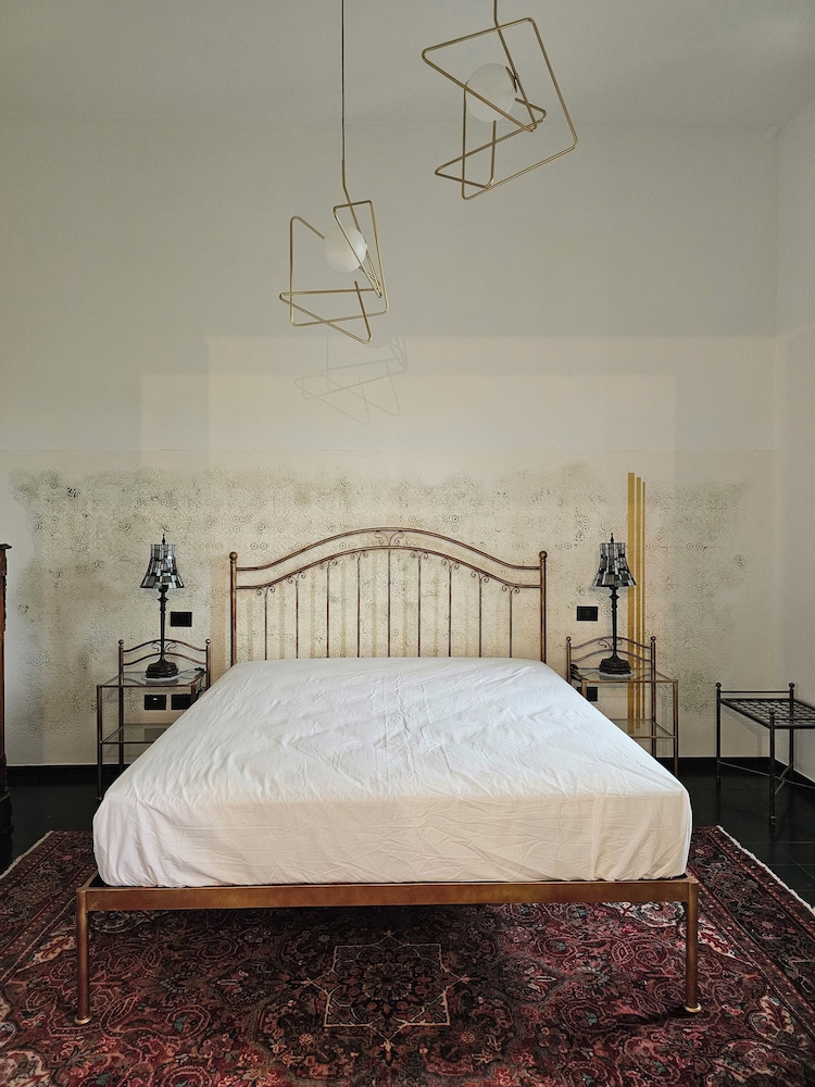 Luxury Suite, 1 King Bed, Balcony, Hill View