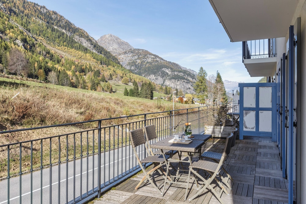 Family Apartment, Multiple Bedrooms (Vallorcine Buet 33 ski in / ski out) Family Apartment, Multiple Bedrooms (Vallorcine Buet 33 ski in / ski out)