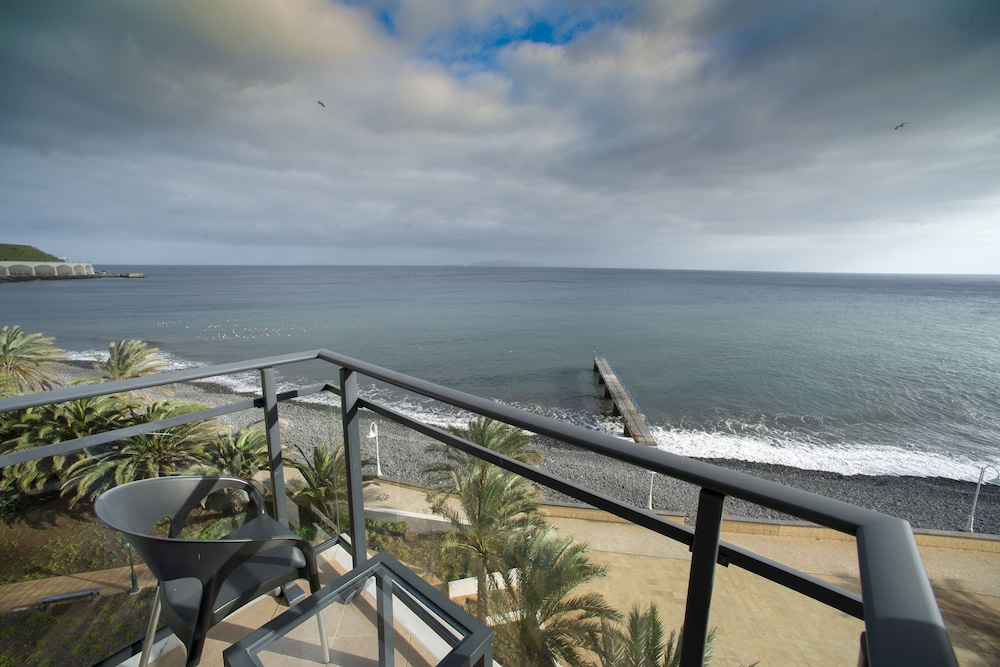 Twin Room, Sea View (Single Use) - Photo 6