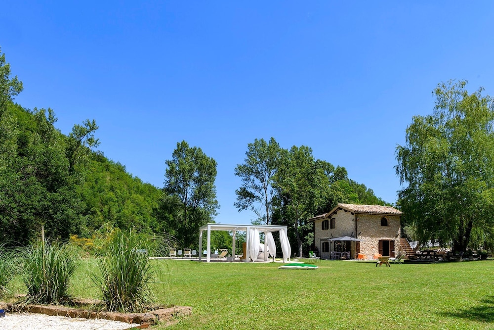 Villa, Smoking photo 2