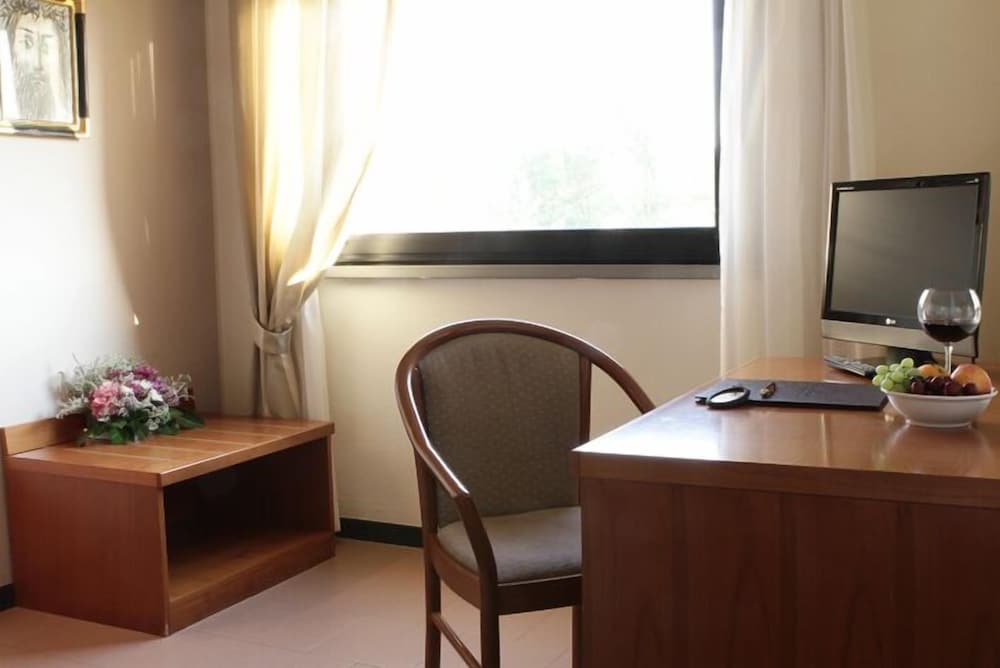 Basic Single Room, Garden View photo 2