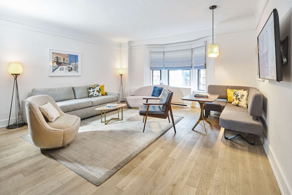 James Suite Empire State View, 1 King Bed & Sofa Bed thumbnail 6