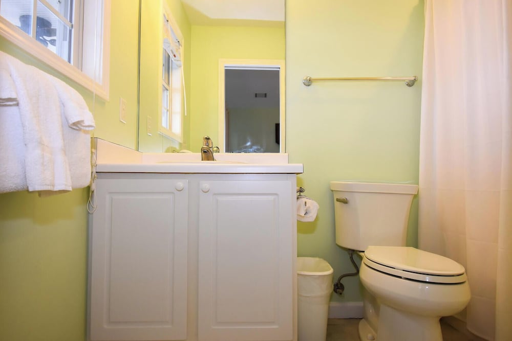 House, Multiple Beds, Balcony (79 Ocean Creek) photo 2