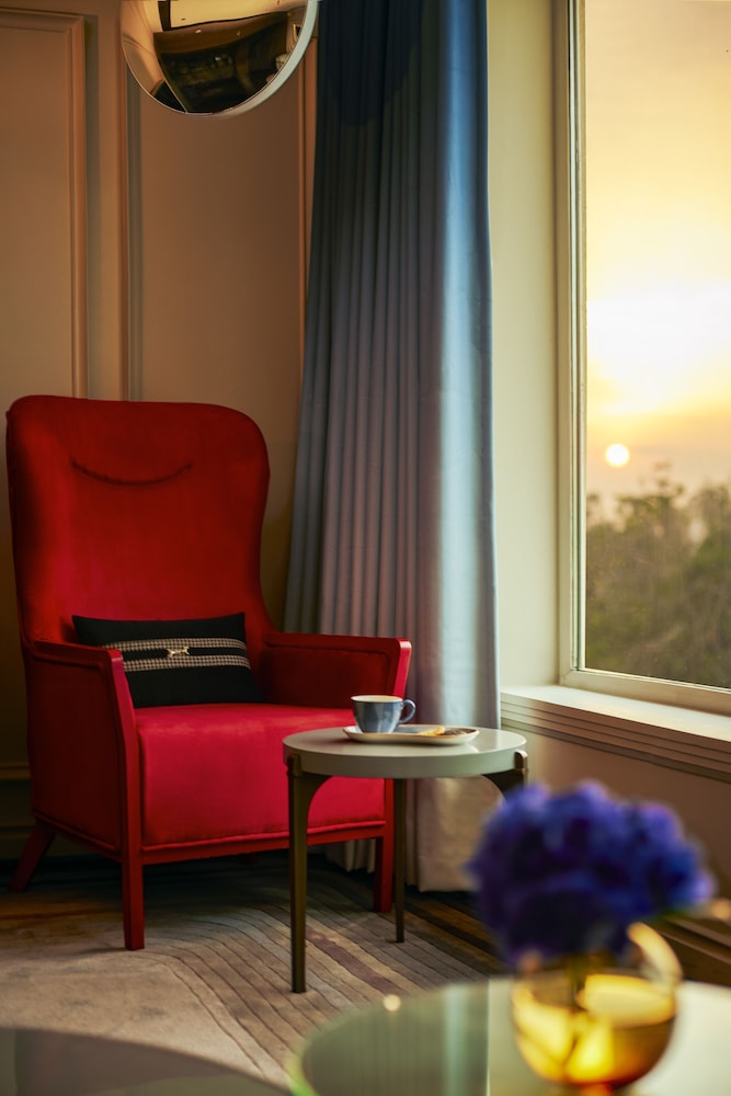 Executive Suite - Photo 5