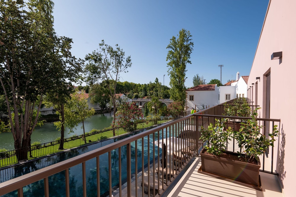 Standard Triple Room, River View (3 Adults)