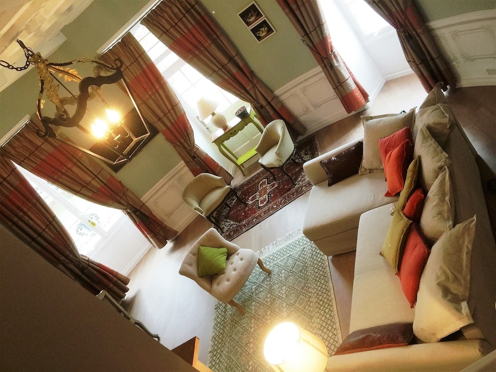 Luxury Cottage, 2 Bedrooms, Garden View, Tower photo 2