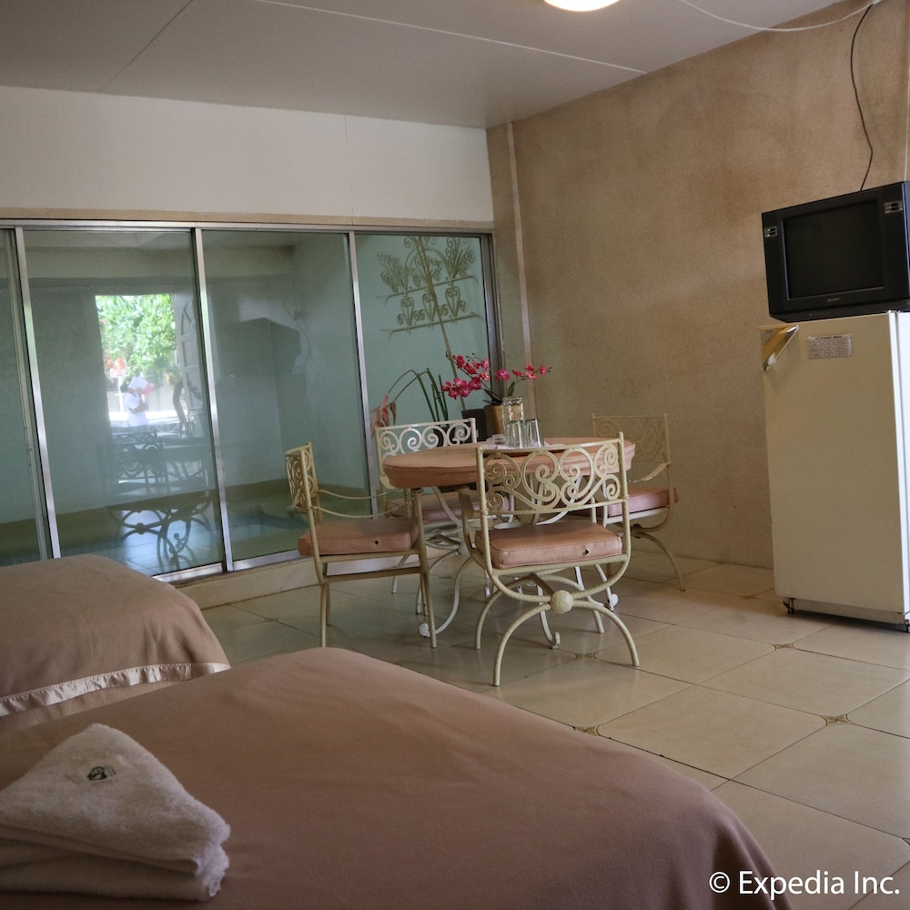 Deluxe Room, Indoor Pool photo 2