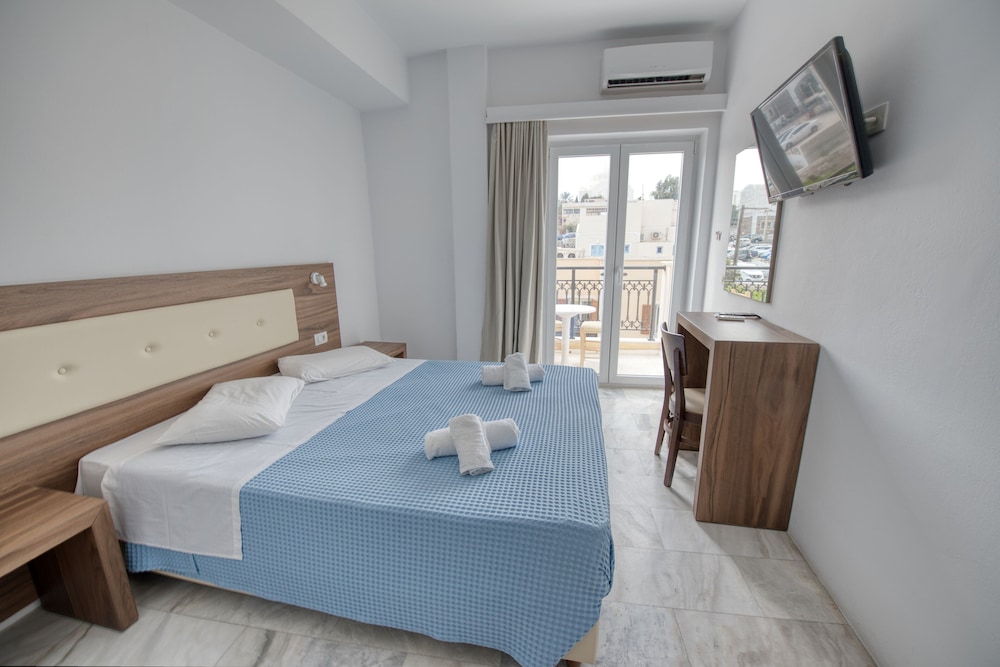 Standard Double Room, City View - Photo 11