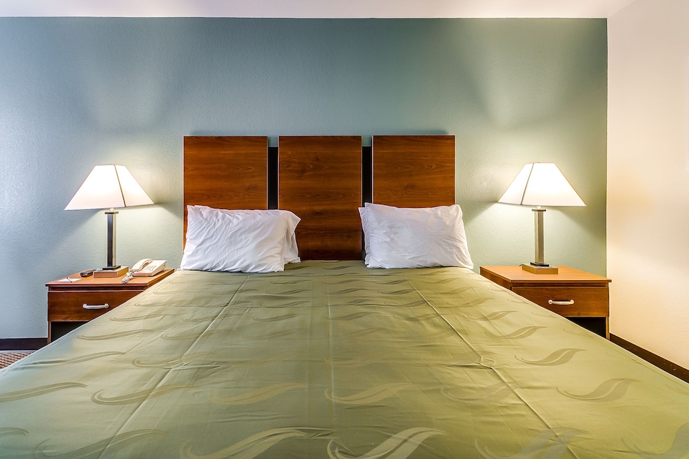 Room, 1 Queen Bed, Non Smoking - Photo 2