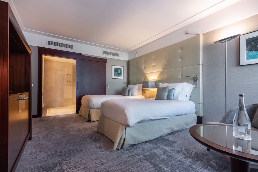 Classic Room, 2 Twin Beds, Accessible thumbnail 6