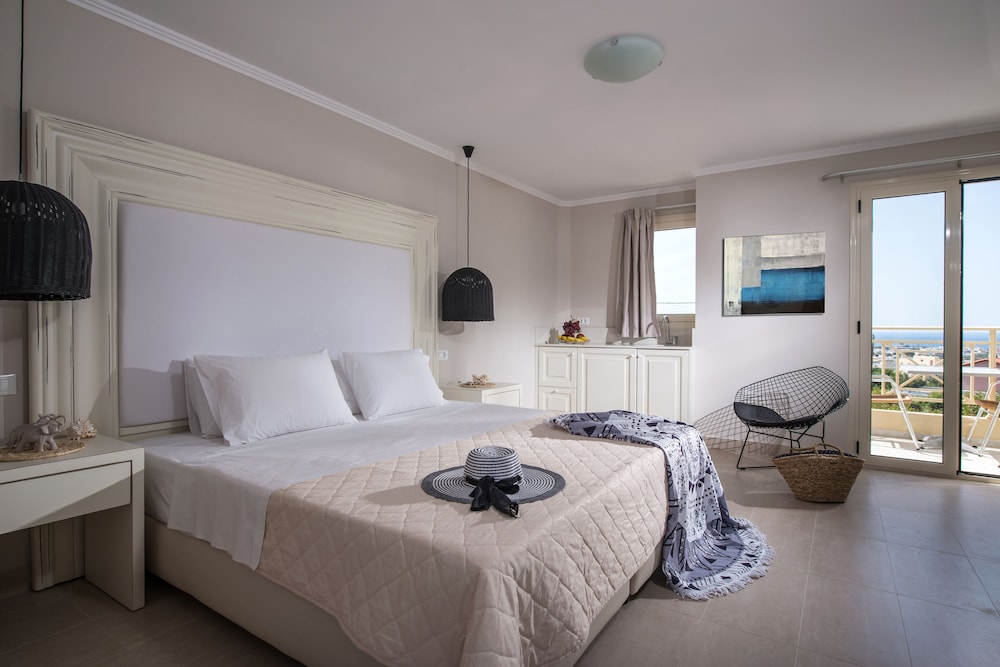 Villa, Hot Tub, Sea View (Heated Pool - Sunset View) photo 2