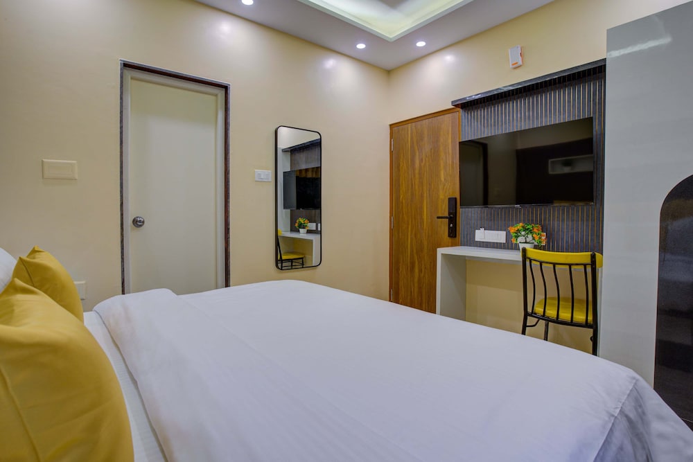 Standard Double Room, City View
