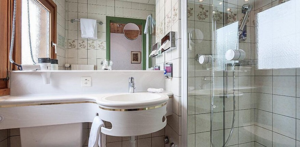 Standard Double Room - Photo 4
