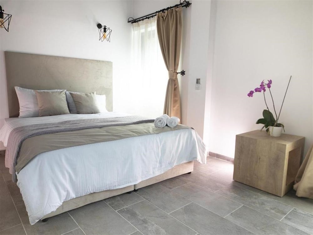 Deluxe Double Room, City View photo 1