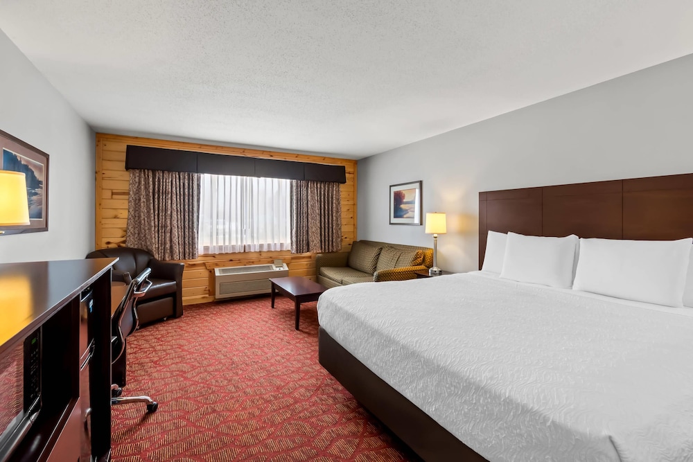 Suite, 1 King Bed with Sofa bed, Non Smoking photo 1