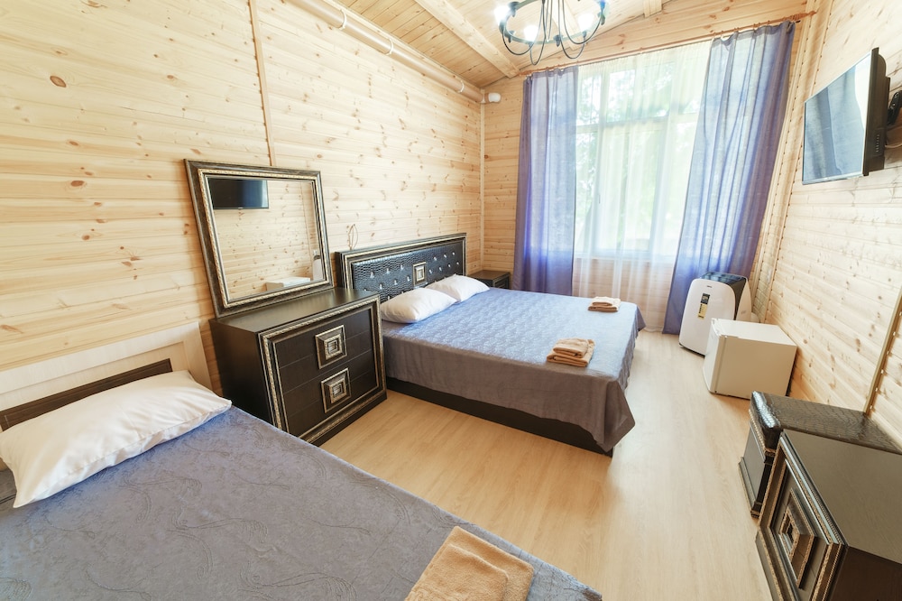 Basic Triple Room, City View