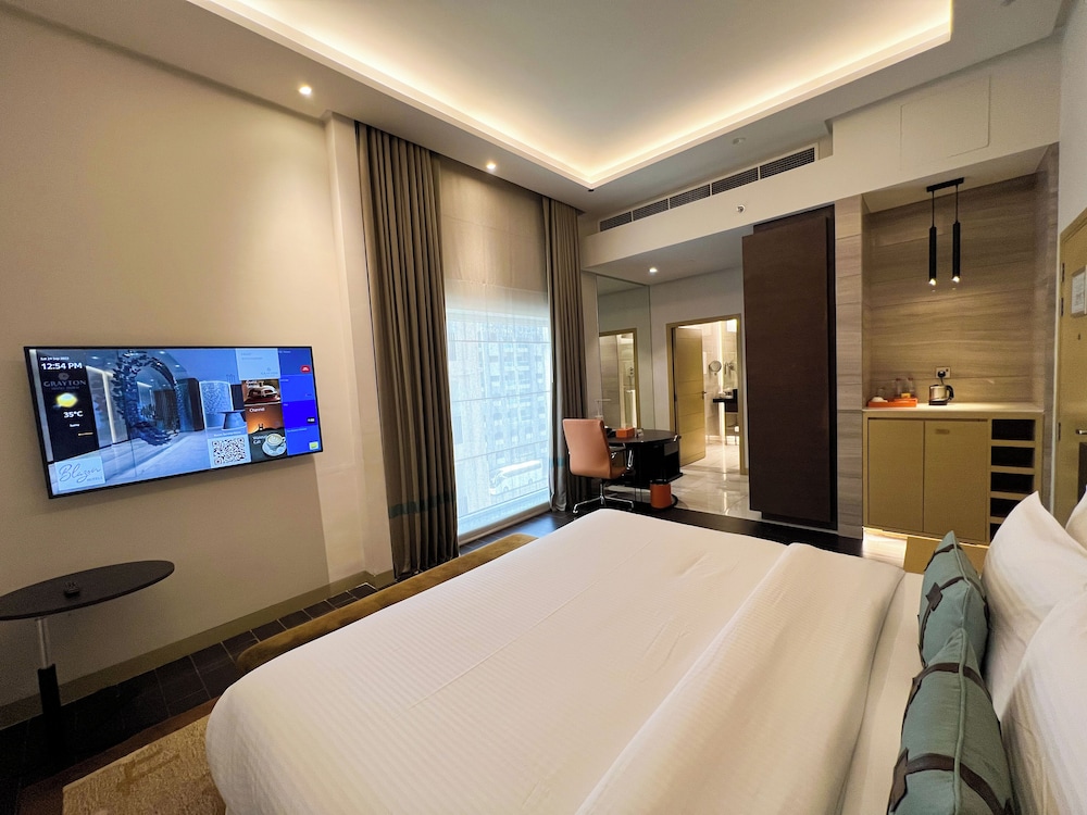 Classic Room, 1 King Bed photo 1