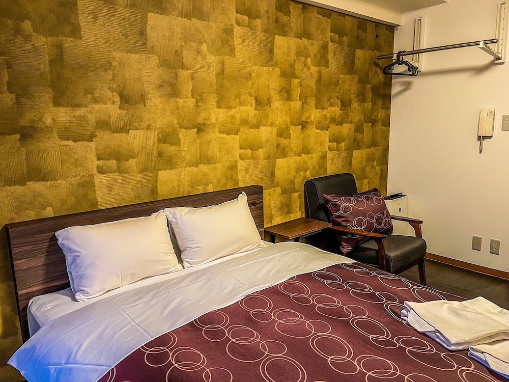 Basic Double Room, Non Smoking - Photo 1