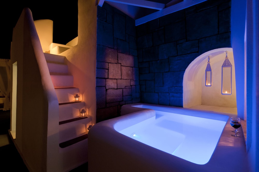 Superior Apartment (Outdoor Hot Tub) - Photo 19