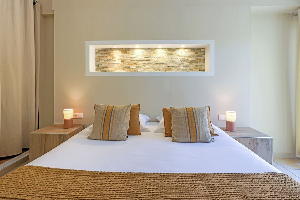 Comfort Triple Room (Patio) - Photo 7