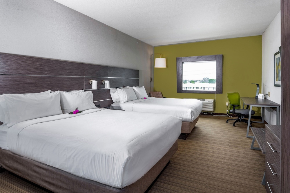 Suite, 2 Queen Beds