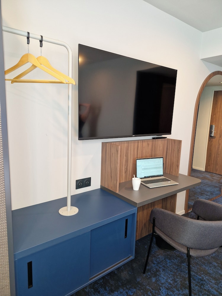 Standard Twin Room - Photo 3