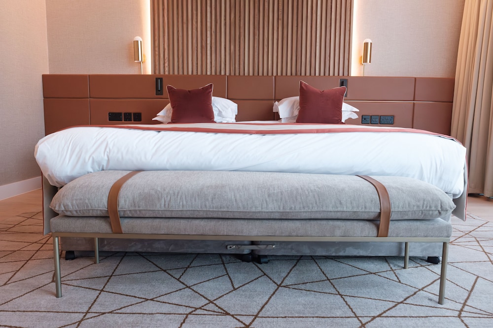 Suite, 1 King Bed (Riverside) - Photo 1