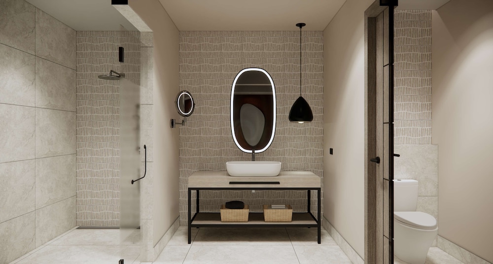 Room, 1 King Bed, Roll-in Shower (Tropical View, Mobility Access) - Photo 5