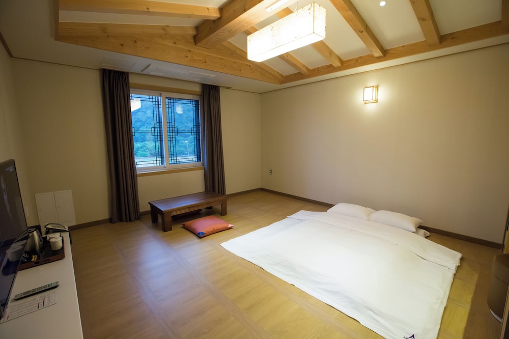 Basic Shared Dormitory