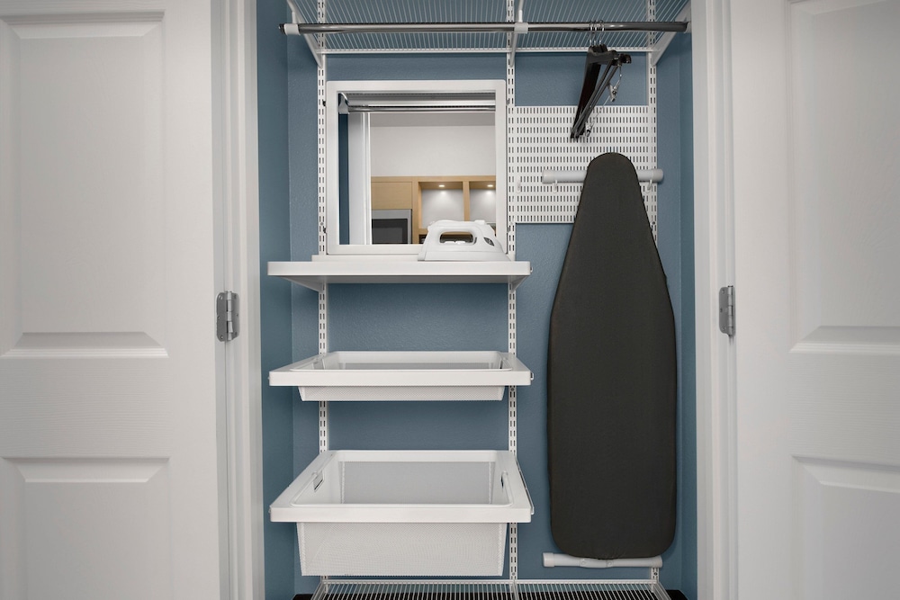 Suite, 1 Bedroom - Photo 2