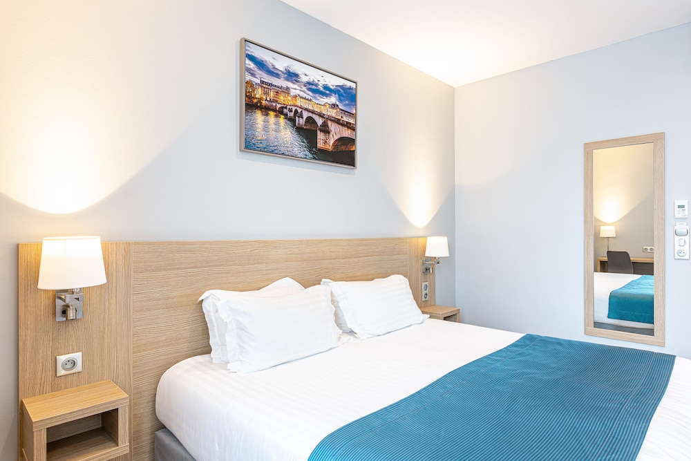 Classic Double Room, City View photo 3