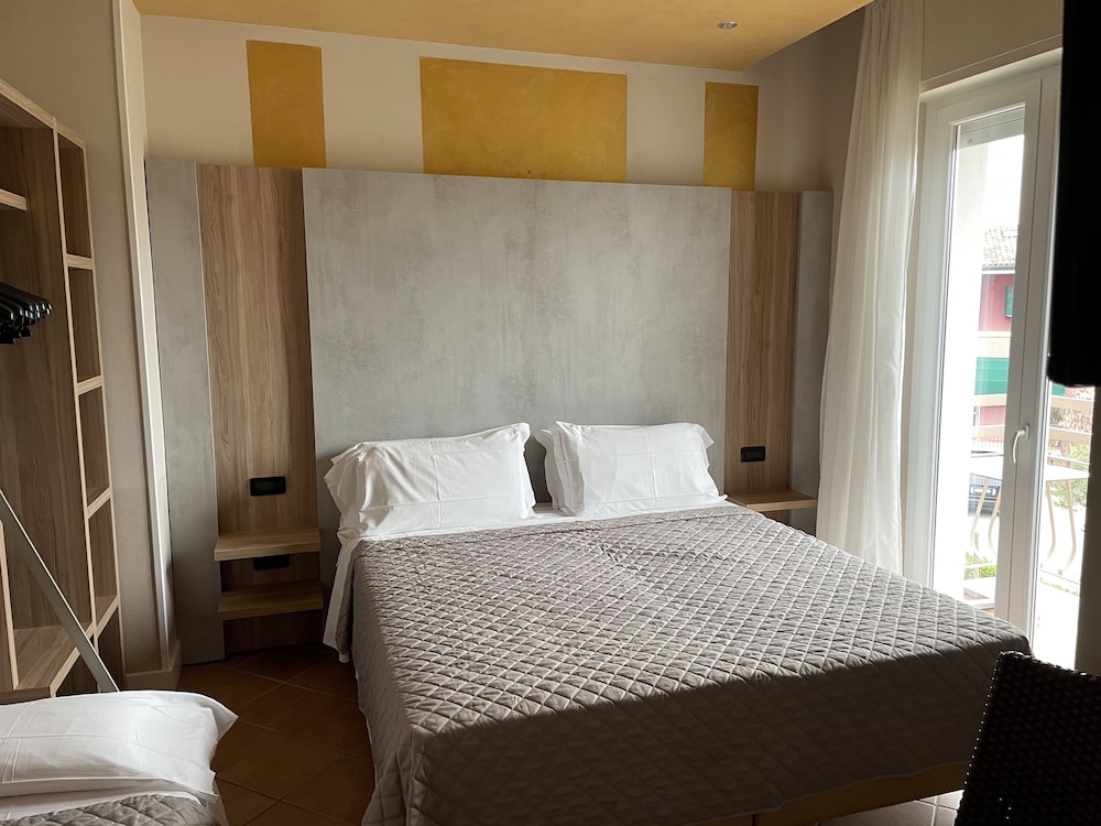 Triple Room, Balcony