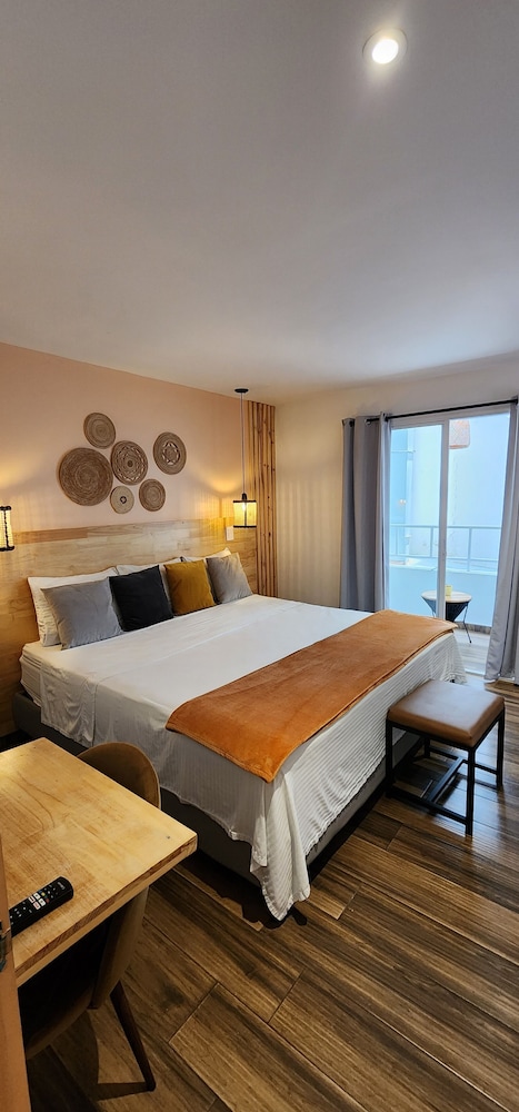 Superior Double Room, Balcony - Photo 4