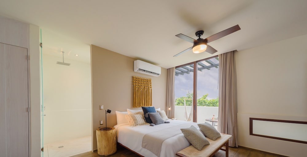 Penthouse, 1 King Bed, Private Pool - Photo 9