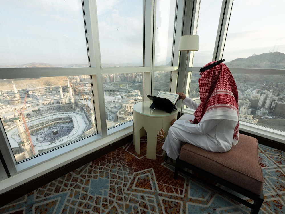 Executive Suite, 2 Bedrooms, City View thumbnail 5