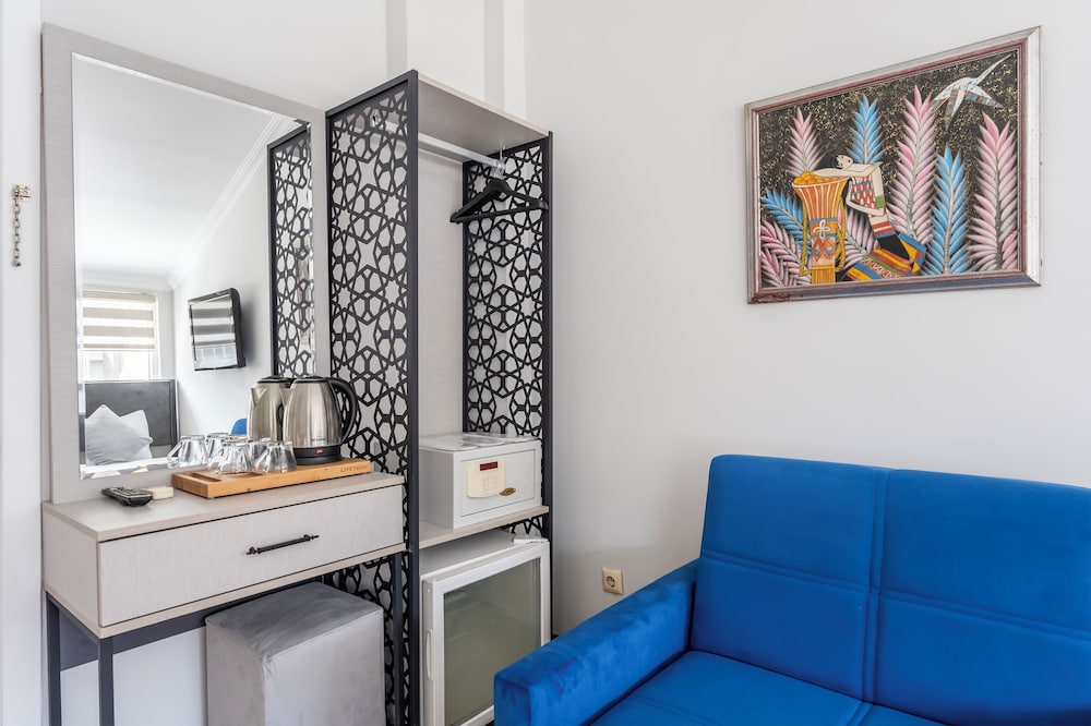 Family Quadruple Room With Balcony photo 3