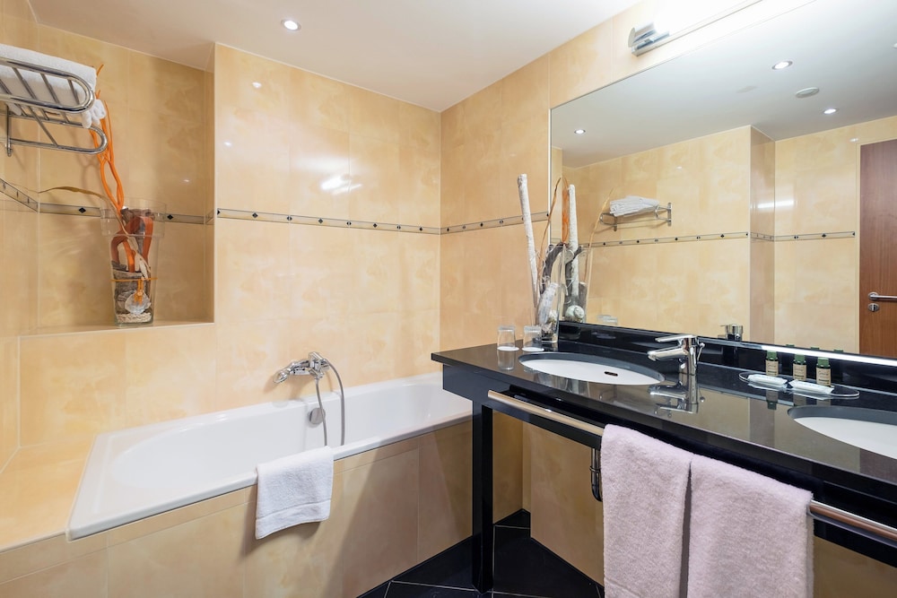 Superior Room, 2 Twin Beds - Photo 3