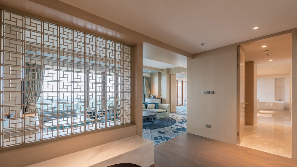 Suite, 1 Bedroom, Balcony, Mountain View (Balcony) photo 2