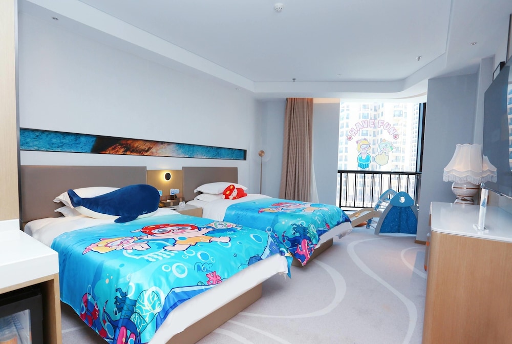 Family Room, 2 Twin Beds, Non Smoking (Deluxe) photo 1