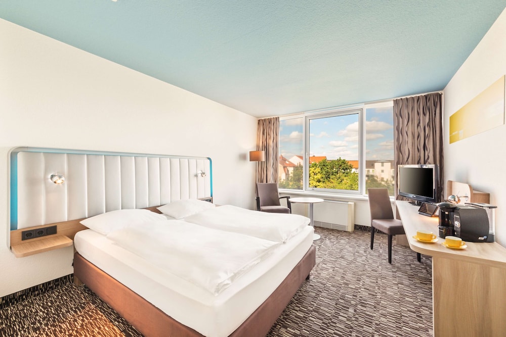 Standard Room (High Floor With Coffee Machine) - Photo 1