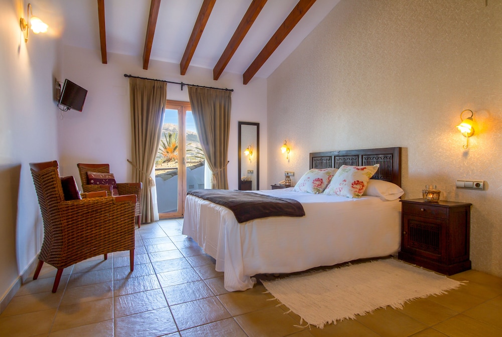 Traditional Double Room, 1 Queen Bed, Balcony - Photo 3