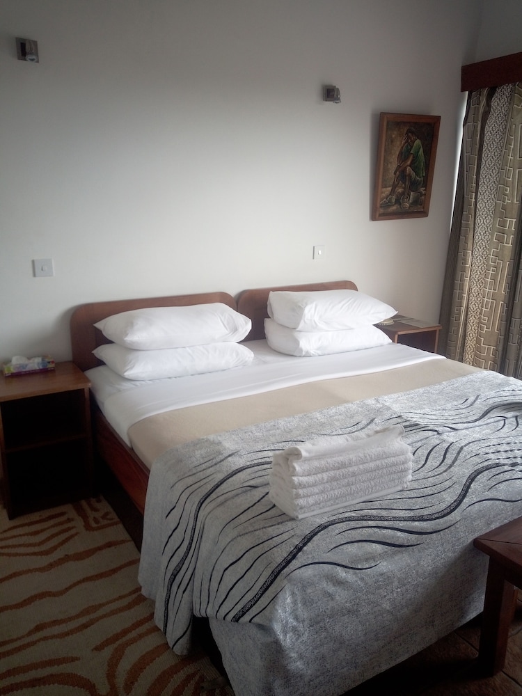 Standard Double or Twin Room photo 2