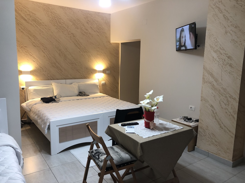Standard Triple Room, 3 Twin Beds, Balcony, Courtyard View